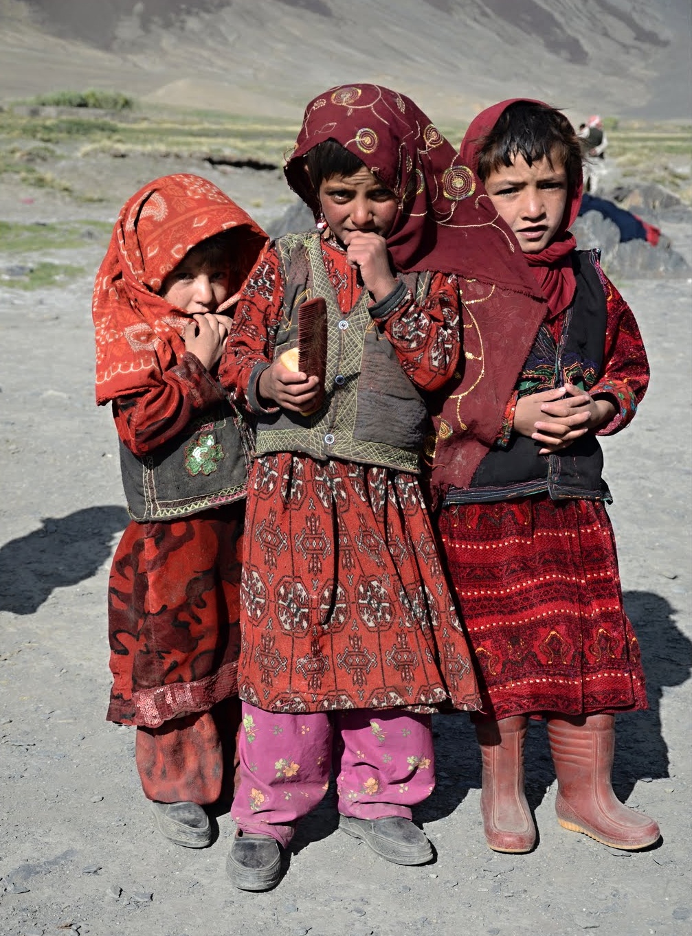 Children in Afganistán (Wakhan) during the way to Mongolia
